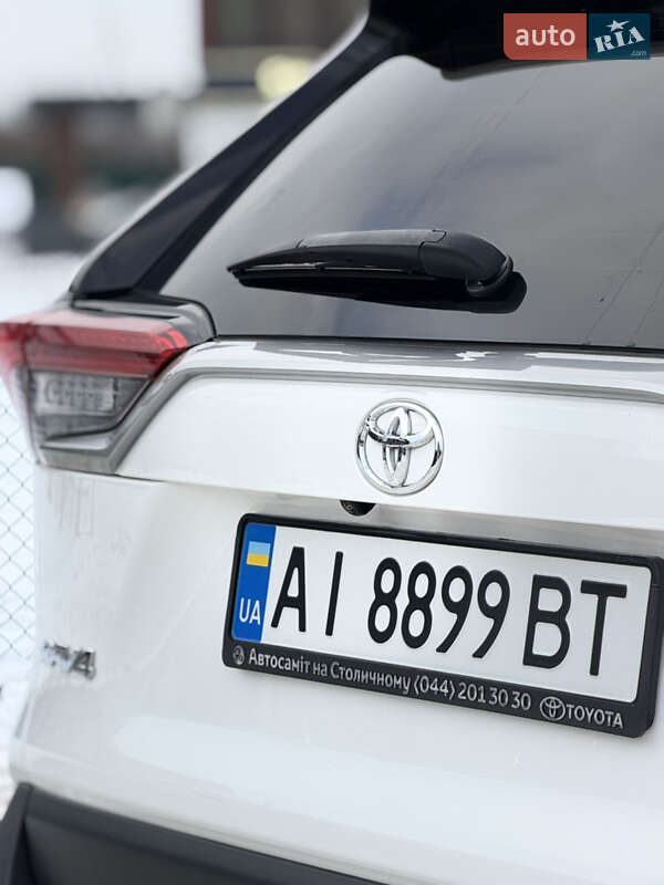 Позашляховик / Кросовер Toyota RAV4 2020 в Києві