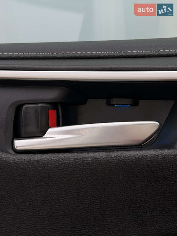 Позашляховик / Кросовер Toyota RAV4 2020 в Києві