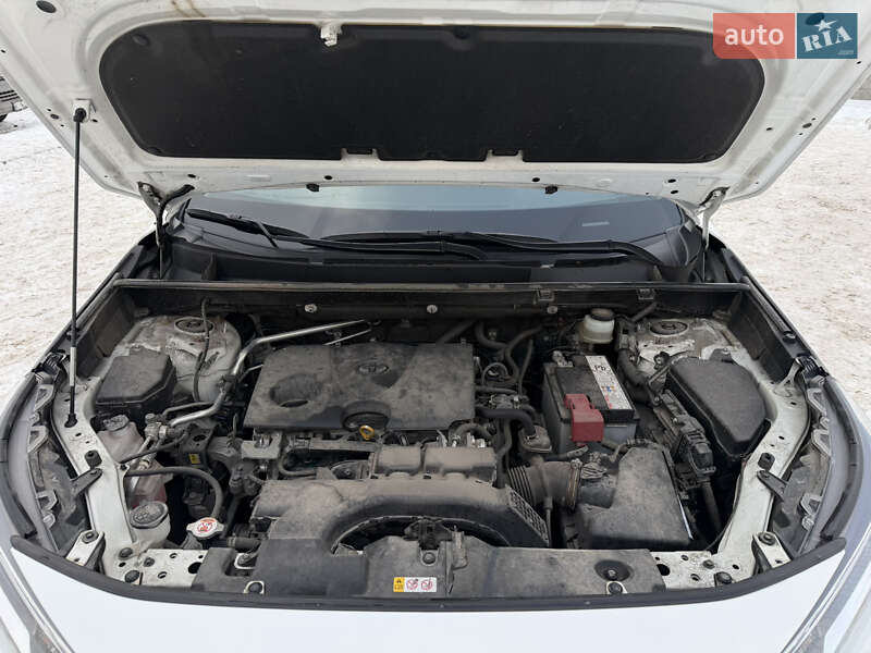Позашляховик / Кросовер Toyota RAV4 2020 в Києві