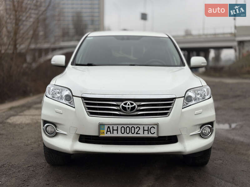 Позашляховик / Кросовер Toyota RAV4 2011 в Києві