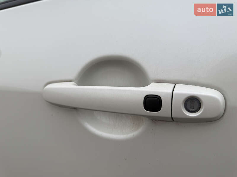 Позашляховик / Кросовер Toyota RAV4 2011 в Києві