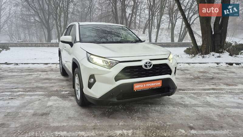 Позашляховик / Кросовер Toyota RAV4 2021 в Черкасах
