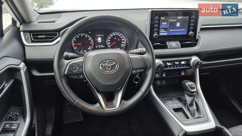 Позашляховик / Кросовер Toyota RAV4 2021 в Черкасах