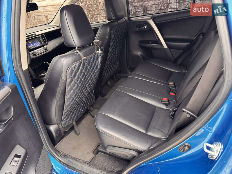 Внедорожник / Кроссовер Toyota RAV4 2016 в Киеве