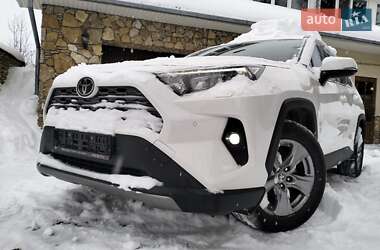 Внедорожник / Кроссовер Toyota RAV4 2022 в Ровно