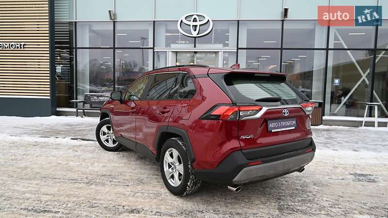 Внедорожник / Кроссовер Toyota RAV4 2020 в Киеве