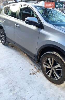 Внедорожник / Кроссовер Toyota RAV4 2018 в Чернигове