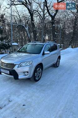 Позашляховик / Кросовер Toyota RAV4 2010 в Чернівцях