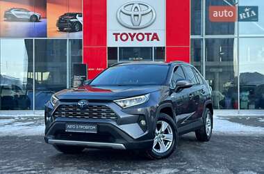 Позашляховик / Кросовер Toyota RAV4 2020 в Івано-Франківську