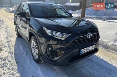 Внедорожник / Кроссовер Toyota RAV4 2022 в Львове