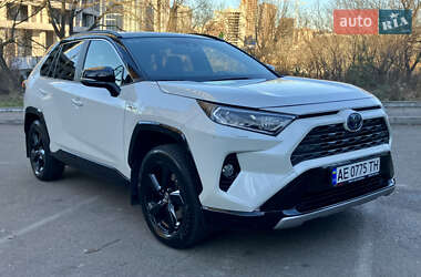 Внедорожник / Кроссовер Toyota RAV4 2020 в Киеве