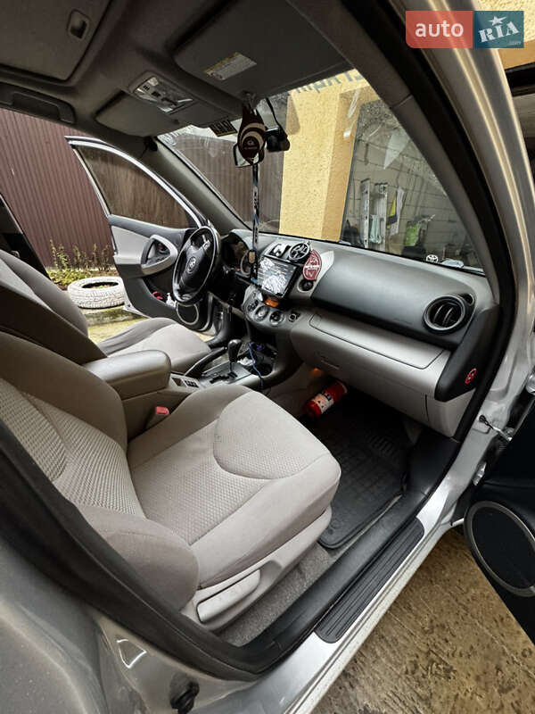 Внедорожник / Кроссовер Toyota RAV4 2006 в Ужгороде фото 16 Внедорожник / Кроссовер Toyota RAV4 2006 в Ужгороде