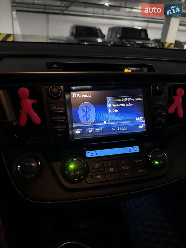 Внедорожник / Кроссовер Toyota RAV4 2017 в Киеве