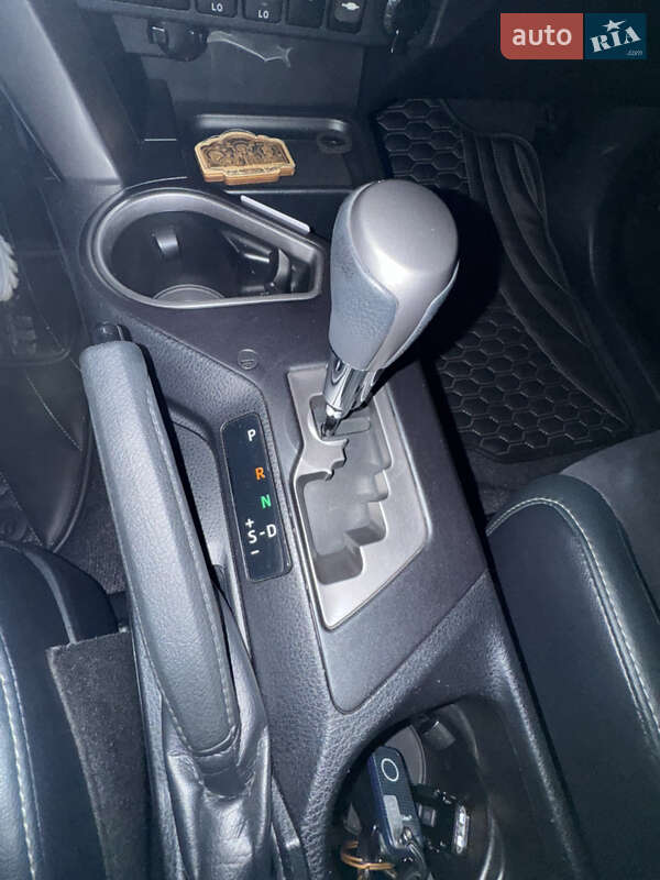 Внедорожник / Кроссовер Toyota RAV4 2017 в Киеве