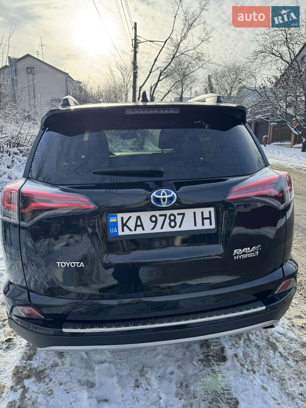 Внедорожник / Кроссовер Toyota RAV4 2017 в Киеве