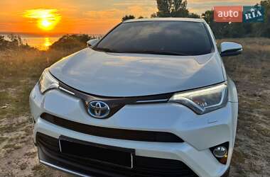 Внедорожник / Кроссовер Toyota RAV4 2016 в Каменском