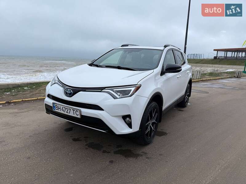 Внедорожник / Кроссовер Toyota RAV4 2017 в Одессе
