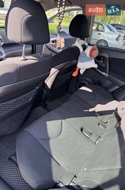 Внедорожник / Кроссовер Toyota RAV4 2006 в Запорожье