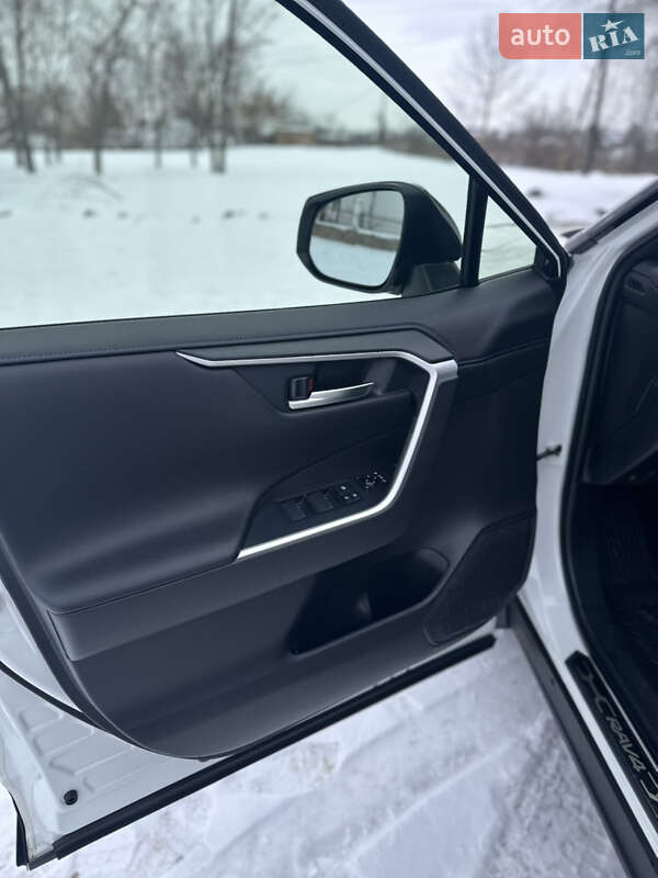 Внедорожник / Кроссовер Toyota RAV4 2020 в Белой Церкви