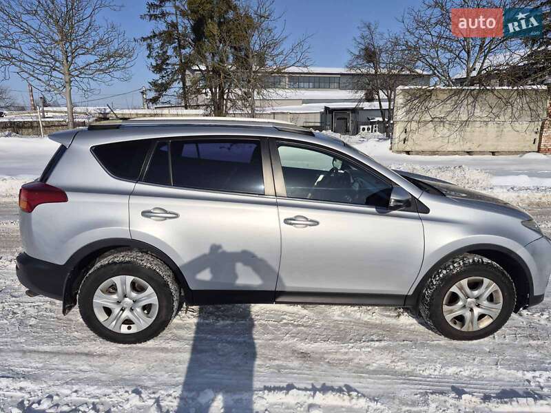 Внедорожник / Кроссовер Toyota RAV4 2013 в Ивано-Франковске