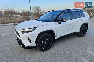 Внедорожник / Кроссовер Toyota RAV4 2024 в Запорожье