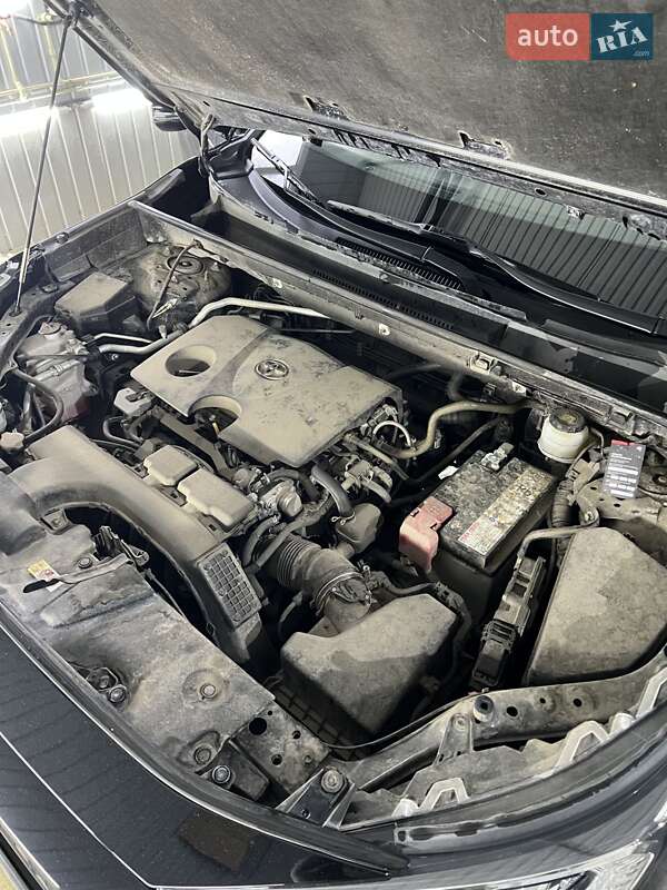 Внедорожник / Кроссовер Toyota RAV4 2019 в Тернополе