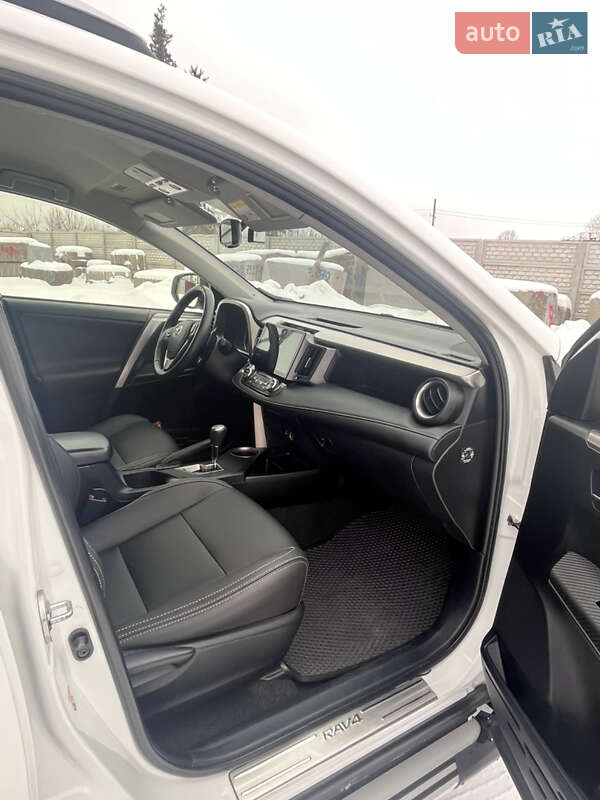 Внедорожник / Кроссовер Toyota RAV4 2014 в Житомире