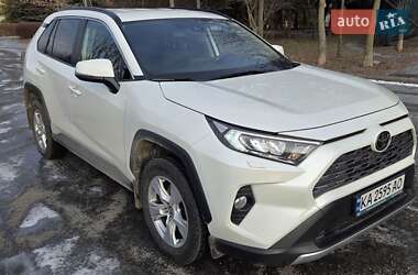 Внедорожник / Кроссовер Toyota RAV4 2020 в Кривом Роге