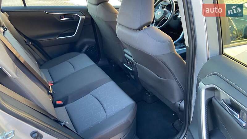 Внедорожник / Кроссовер Toyota RAV4 2024 в Хмельницком