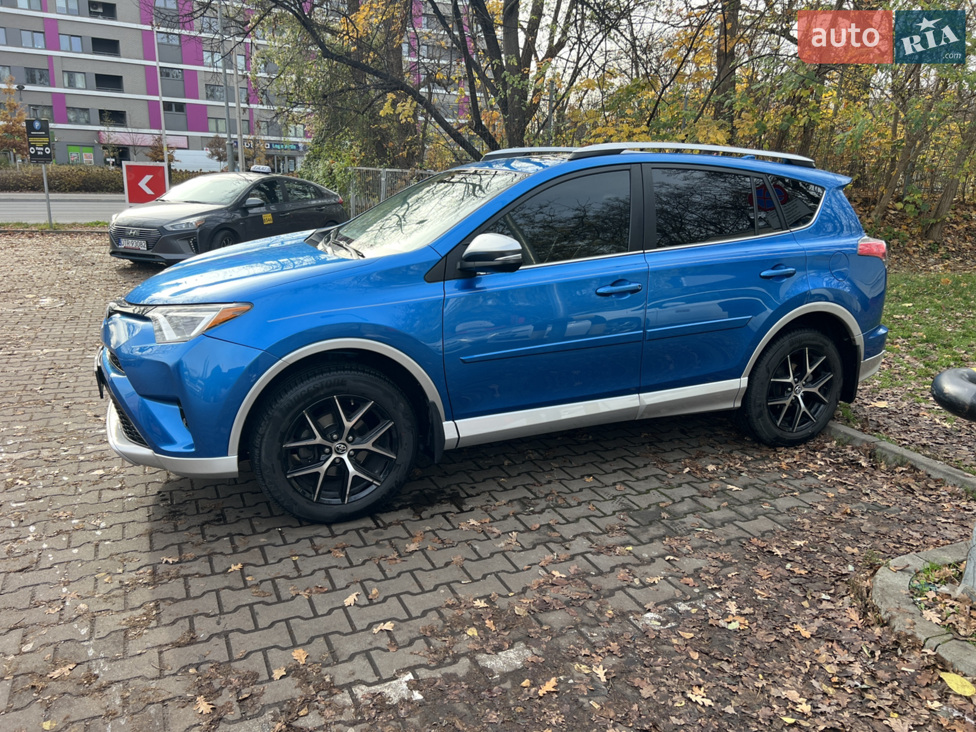 2016 Toyota RAV 4 - мініатюра 9