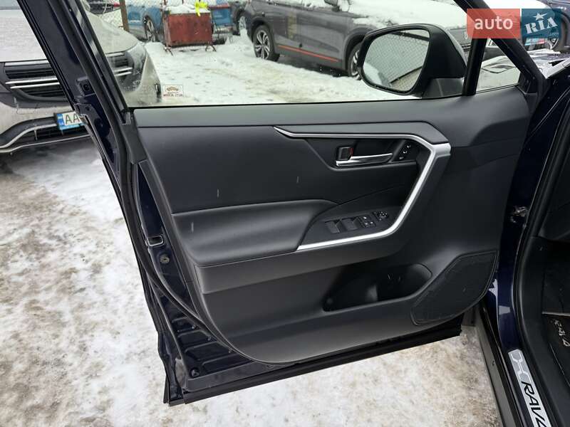 Внедорожник / Кроссовер Toyota RAV4 2023 в Киеве фото 7 Внедорожник / Кроссовер Toyota RAV4 2023 в Киеве