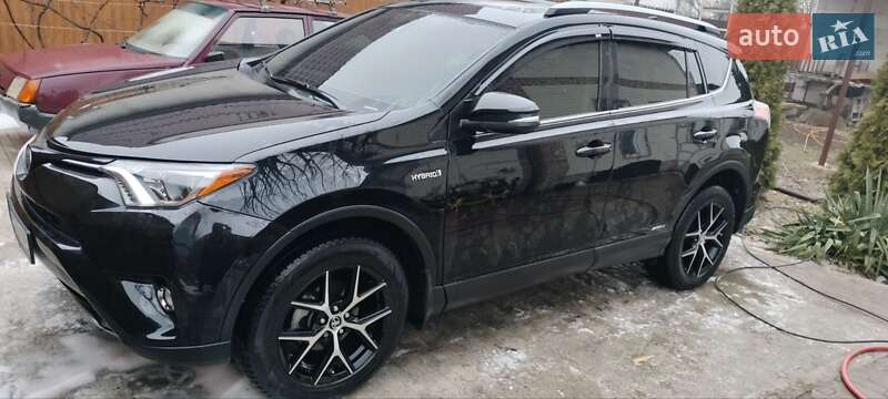 Позашляховик / Кросовер Toyota RAV4 2017 в Дніпрі