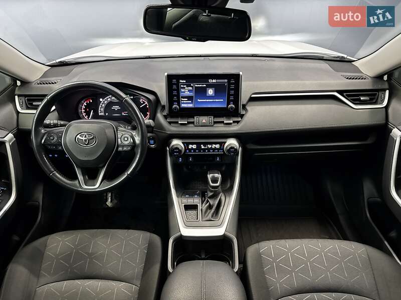 Внедорожник / Кроссовер Toyota RAV4 2022 в Киеве