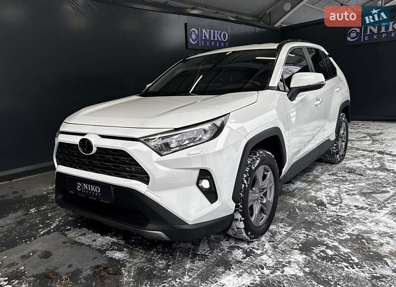 Внедорожник / Кроссовер Toyota RAV4 2022 в Киеве