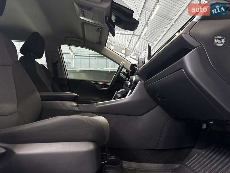 Внедорожник / Кроссовер Toyota RAV4 2022 в Киеве