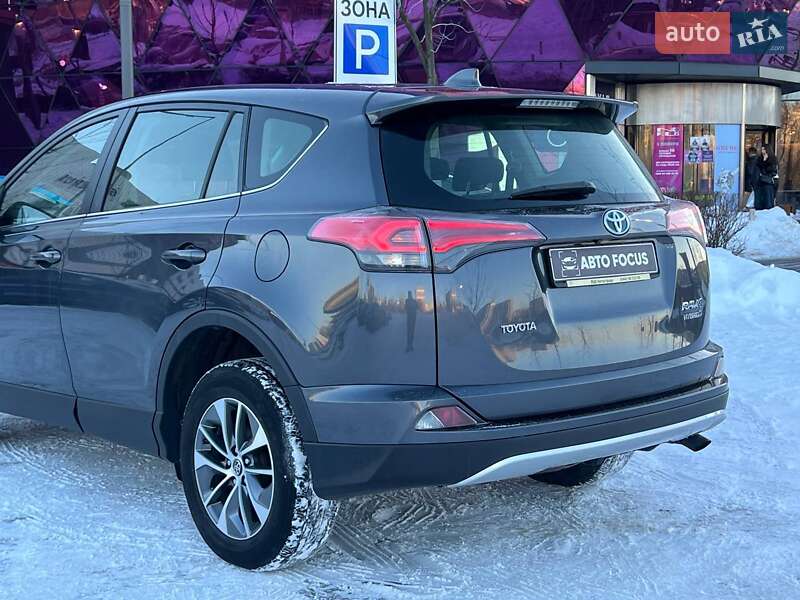Внедорожник / Кроссовер Toyota RAV4 2016 в Киеве