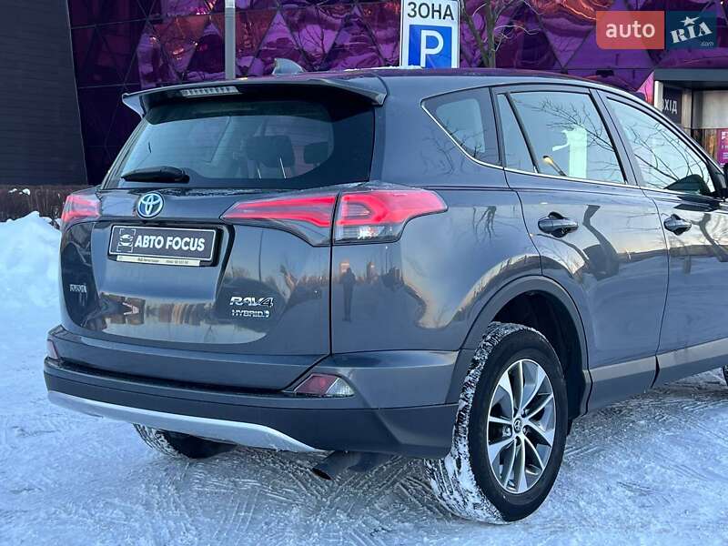 Внедорожник / Кроссовер Toyota RAV4 2016 в Киеве