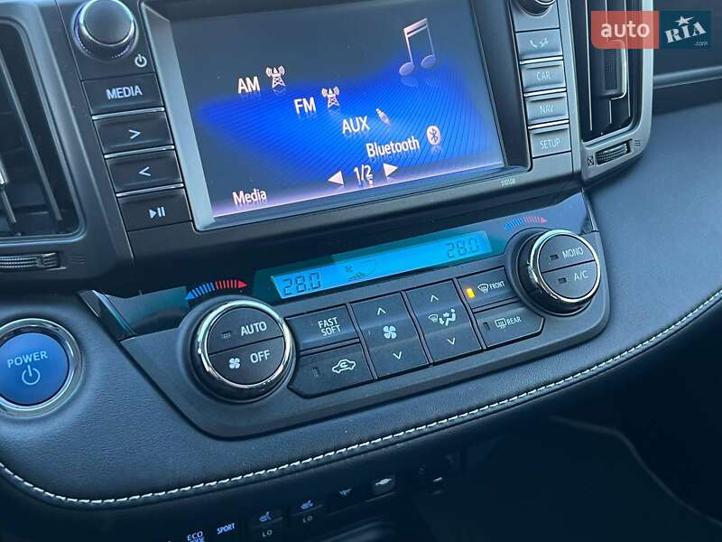 Внедорожник / Кроссовер Toyota RAV4 2016 в Киеве