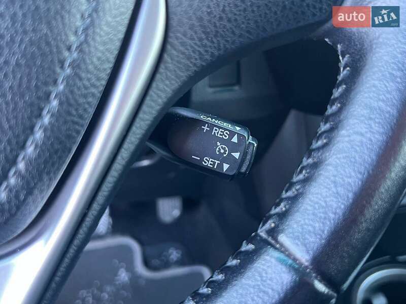 Внедорожник / Кроссовер Toyota RAV4 2016 в Киеве