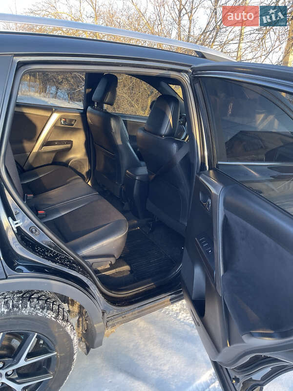 Внедорожник / Кроссовер Toyota RAV4 2017 в Новой Водолаге фото 15 Внедорожник / Кроссовер Toyota RAV4 2017 в Новой Водолаге