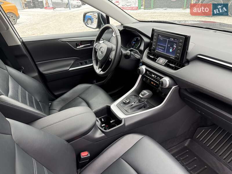 Внедорожник / Кроссовер Toyota RAV4 2022 в Киеве
