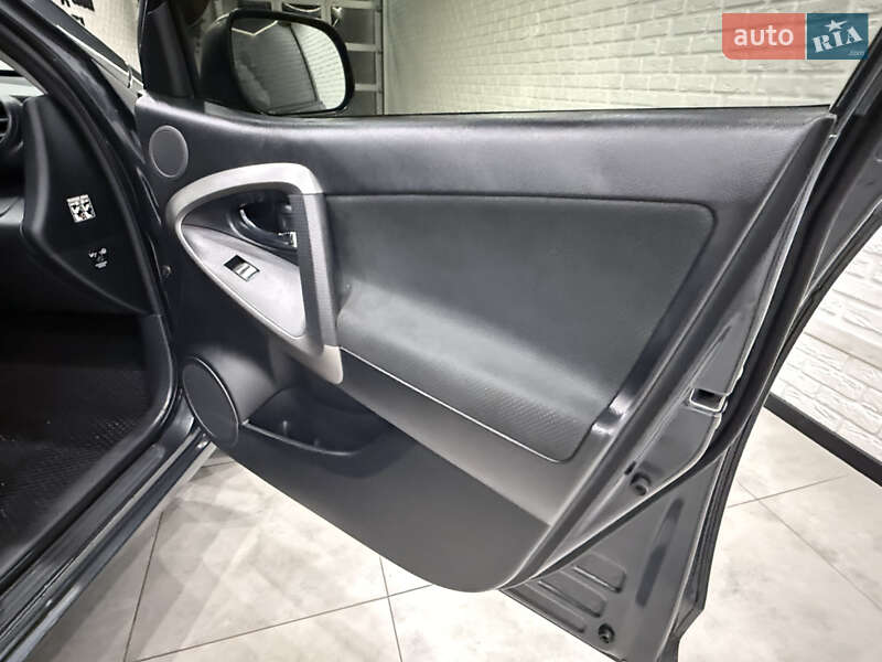 Внедорожник / Кроссовер Toyota RAV4 2006 в Одессе фото 11 Внедорожник / Кроссовер Toyota RAV4 2006 в Одессе