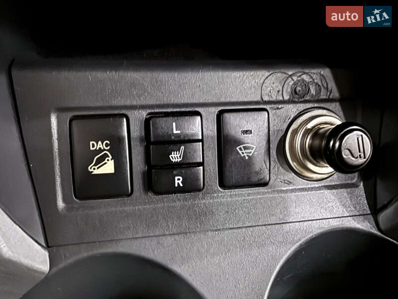 Внедорожник / Кроссовер Toyota RAV4 2006 в Одессе фото 23 Внедорожник / Кроссовер Toyota RAV4 2006 в Одессе