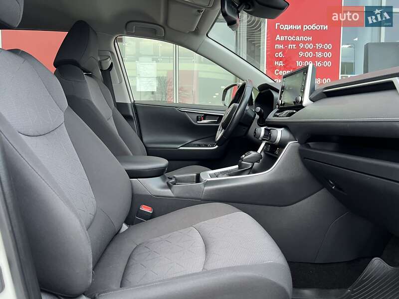 Внедорожник / Кроссовер Toyota RAV4 2021 в Виннице