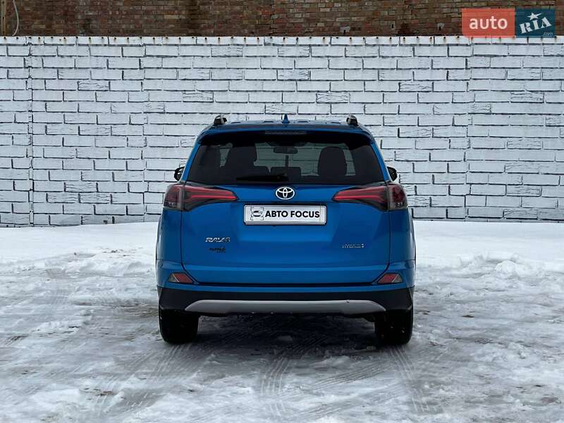 Внедорожник / Кроссовер Toyota RAV4 2018 в Киеве