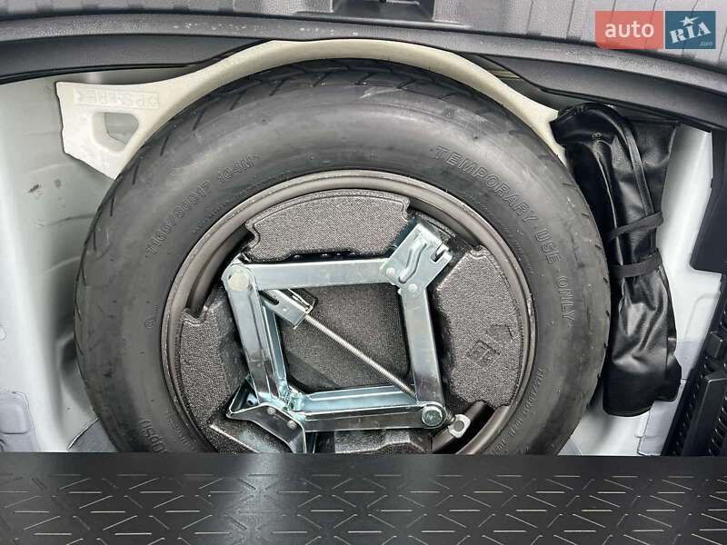 Внедорожник / Кроссовер Toyota RAV4 2020 в Киеве фото 56 Внедорожник / Кроссовер Toyota RAV4 2020 в Киеве