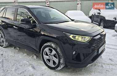 Внедорожник / Кроссовер Toyota RAV4 2020 в Киеве