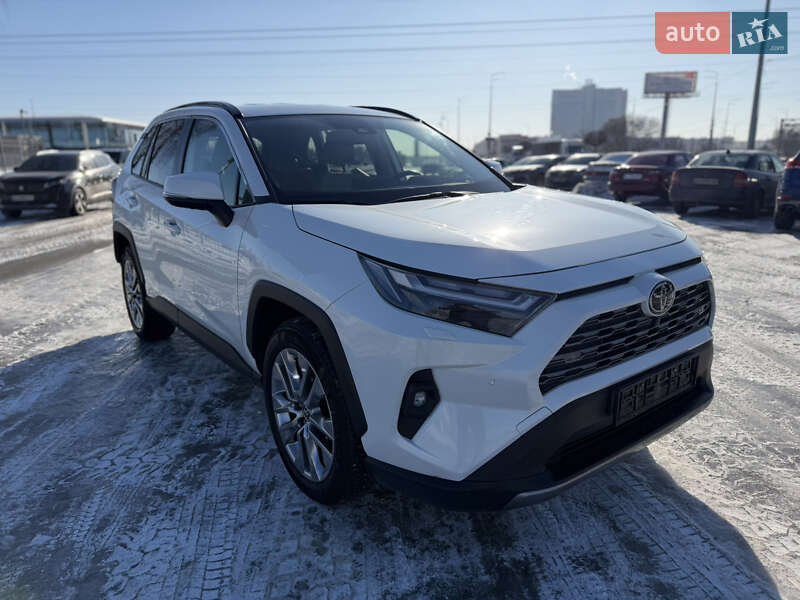 Внедорожник / Кроссовер Toyota RAV4 2022 в Киеве