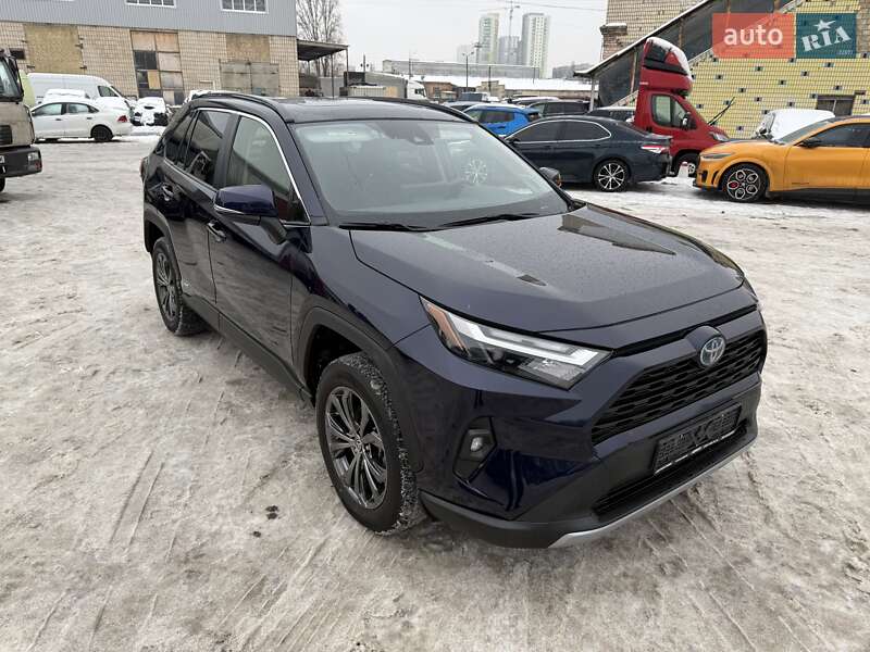 Внедорожник / Кроссовер Toyota RAV4 2023 в Киеве