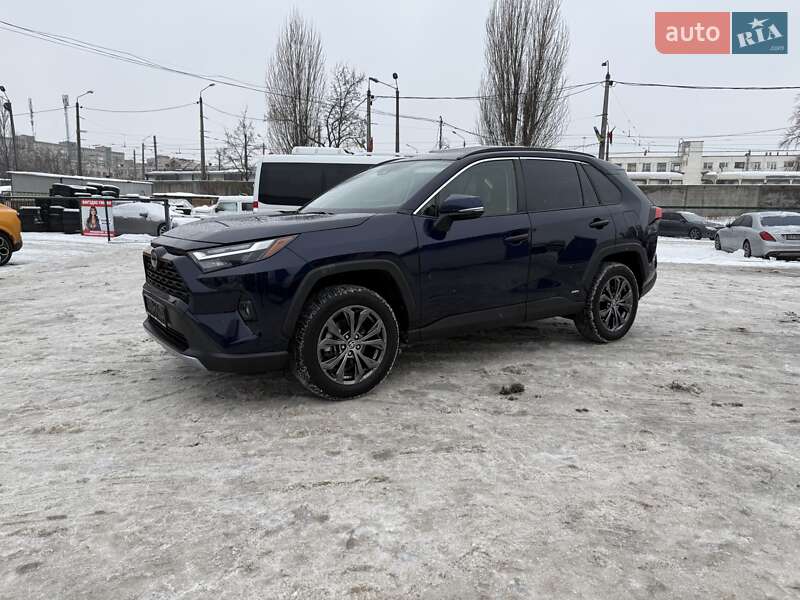Внедорожник / Кроссовер Toyota RAV4 2023 в Киеве